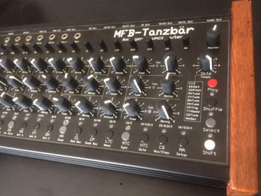 MFB Tanzbar Analog Drum Machine / Caja de ritmos analógica