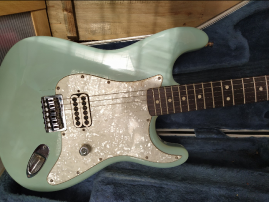 Fender Stratocaster Tom Delonge Blink-182 cambio por Gibson SG Standard