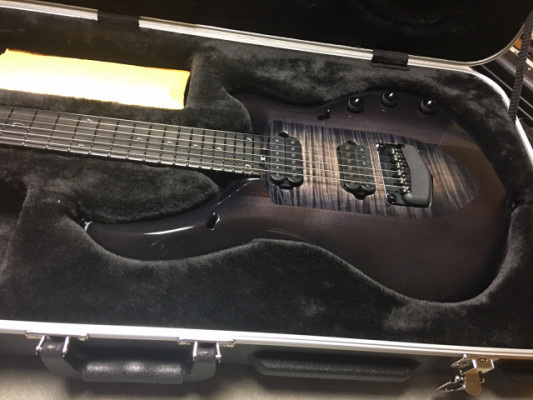 Music Man Majesty Monarchy Black Night