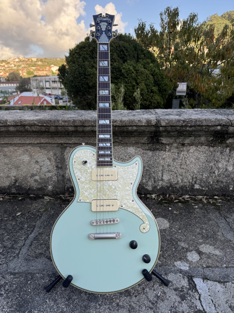 D’Angelico Deluxe Atlantic Limited Edition