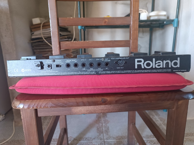 ROLAND GFC-50 MIDI