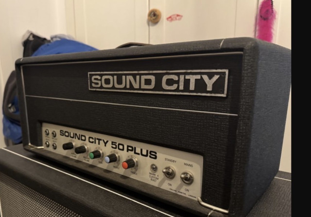 O cambio Sound city 50 plus más 4x12 Hiwatt made in england fane purple