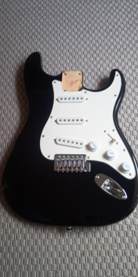 Cuerpo Squier by Fender Affinity Strat 2013 NEGRO completo/loaded