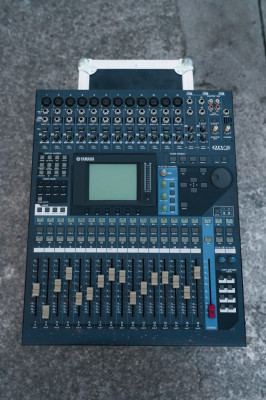 Vendo Yamaha 01v96 + Behringer ADA8000