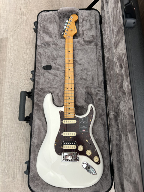 Vendo Fender Stratocaster Usa Ultra HSS