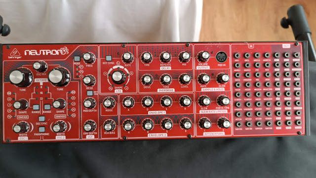 Behringer NEUTRON