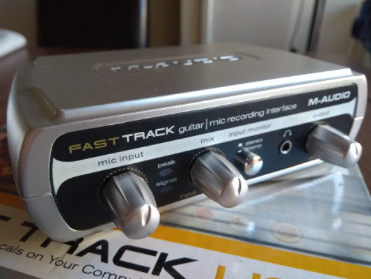 Tarjeta sonido interfaz M-AUDIO Fast track