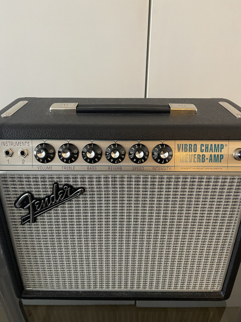 Amplificador Fender '68 Custom Vibro Champ Reverb (RESERVADO)
