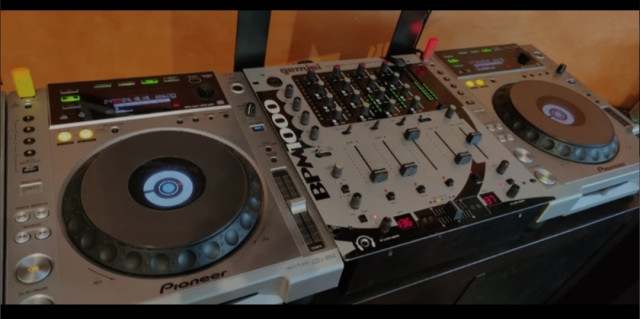 (2x)Cdj 850 Pioneer + Gemini 4Ch