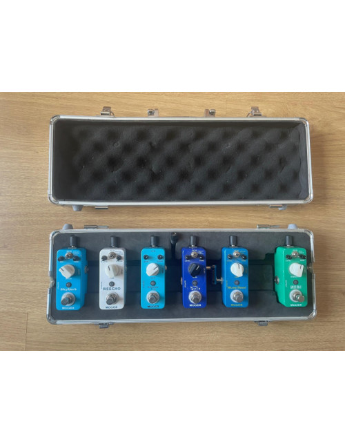 Pedales MOOER con case M6 Firefly