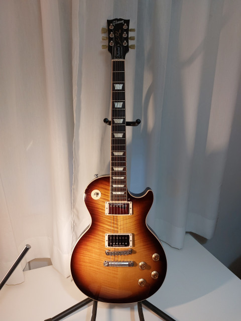 GIBSON Les Paul Tradicional