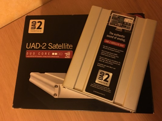 Universal Audio UAD-2 Satellite Duo Core (Firewire) o cambio por Moog Slim Phatty