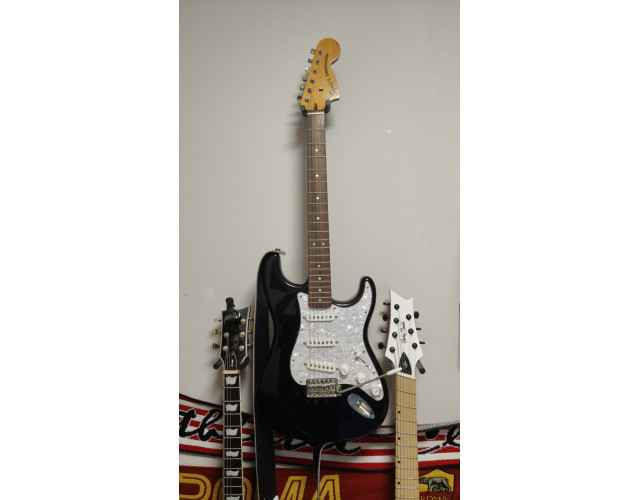 Squier Stratocaster CV 70s negra