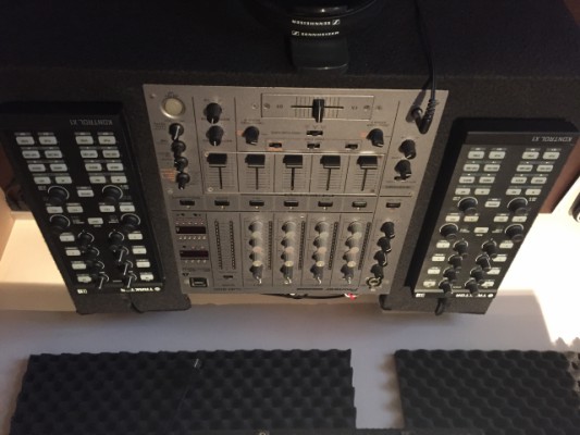 PIONEER DJM 600 - N.I AUDIO 8 - N.I KONTROL X1