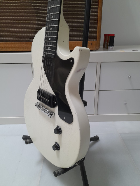 RESERVADA. CAMBIO x stratocaster. Gibson Les Paul Jr white tv