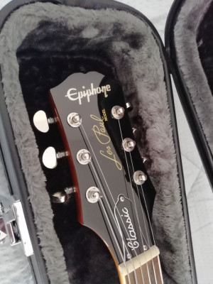 Epiphone Les Paul Classic Modern Collection.