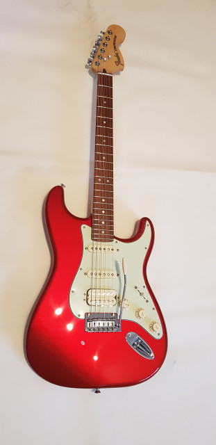Fender Stratocaster Deluxe PF CAR HSS NUEVA Con Garantía