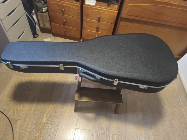 Estuche Hiscox Semihollow / 335