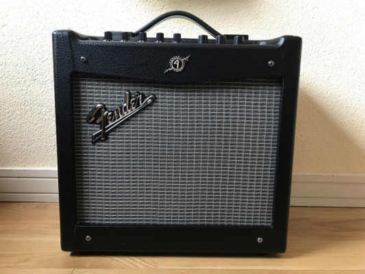 Amplificador Fender Mustang 1 v.2