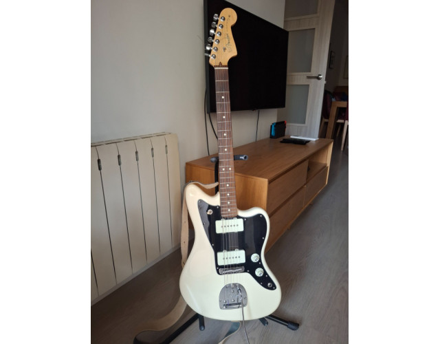 Fender Jazzmaster American Professional 2017 con puente Staytrem