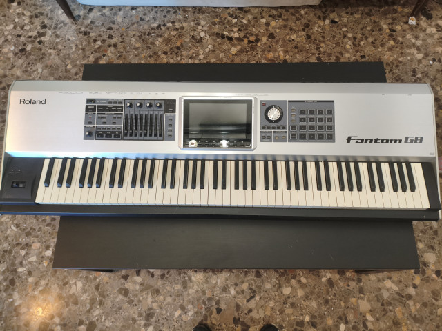 Roland Fantom G8