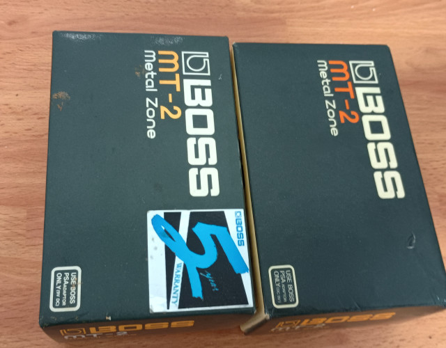 2 pedales Boss Mt-2 metal zone v1