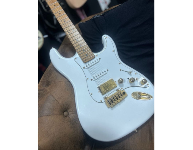Vanz stratocaster Hss gama alta(rebaja a 750!)