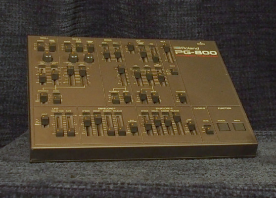 Programador editor Roland PG800