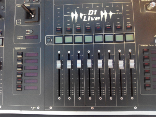 Se Vende Digico D1 52 IMPUT 24 OUT ANALOGICAS MAS 8 IN 8 OUT AES De 