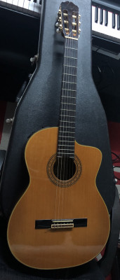 Takamine CP-1325C guitarra clásica