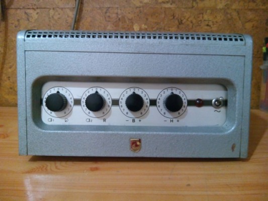Amplificador de válvulas Philips EL 6400 IE.