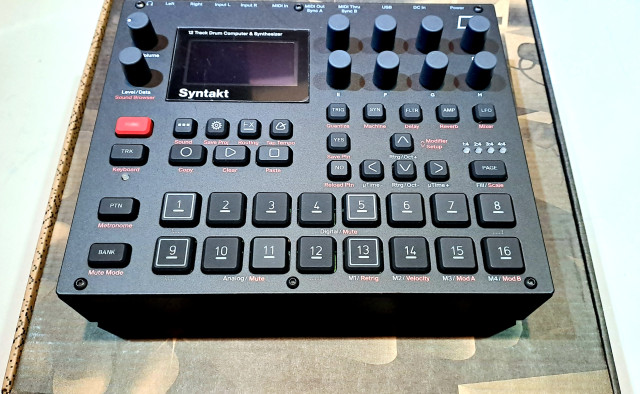 Elektron Syntakt + Decksaver