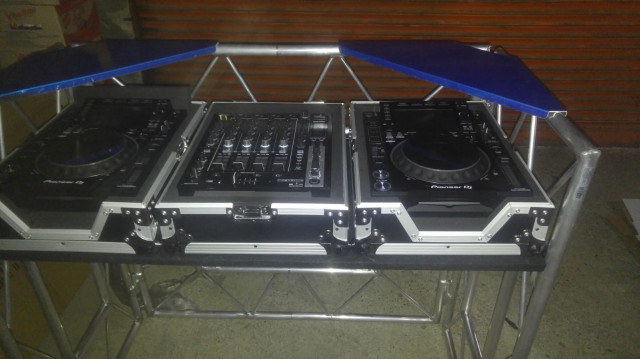 Set DJ Pioneer CDJ 2000 NXS2 + DJM900 NX2 + flight + estructur