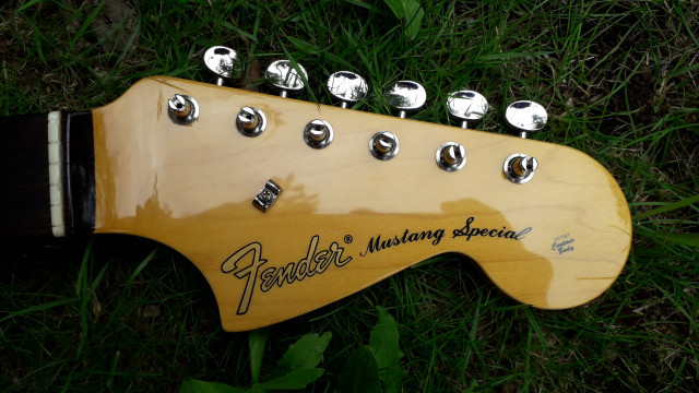 Fender Mustang Special Pawn Shop