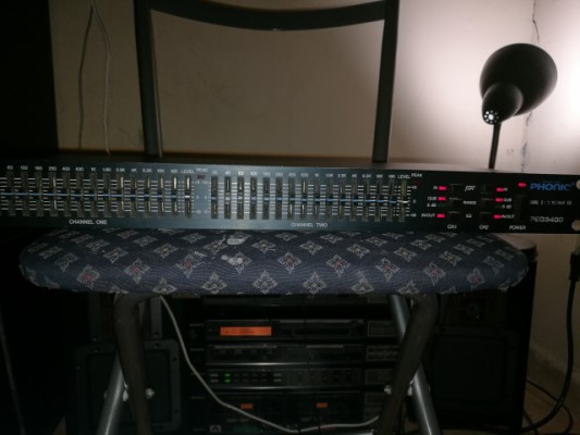 Phonic PEQ3400 Ecualizador grafico stereo en rack 19''