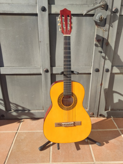 guitarra española marca Stagg, tamaño 3/4