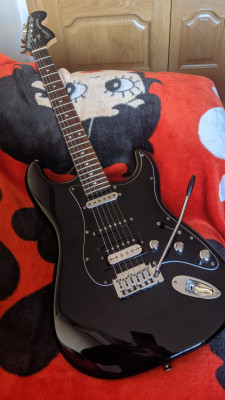 Squier Stratocaster con pastillas Fender y Dimarzio