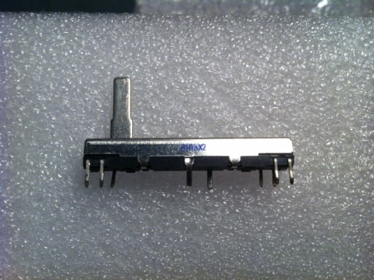 Slider lineal 10KBx2 30mm para Yamaha DX7, DX21, DX27, DX100, DX7II y DX11 (data entry) y muchos Korg