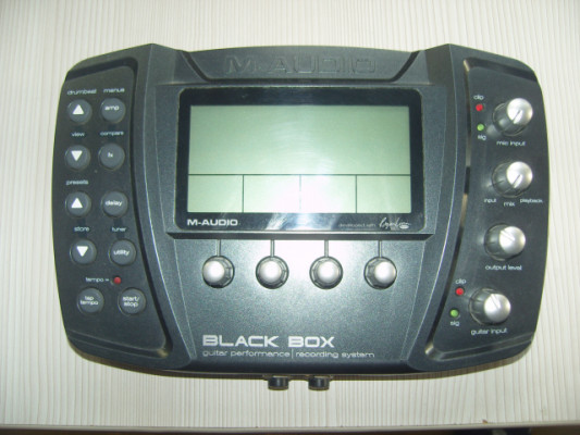 Multiefectos M-Audio Black box y pedalera