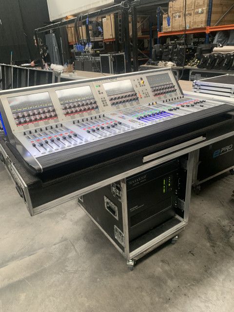 Soundcraft Vi400