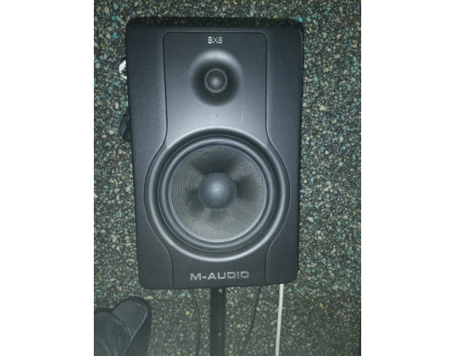 Pareja Monitores M- Audio BX8 D2 como nuevos