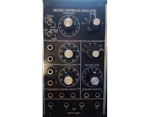 Behringer 921 VC Oscillator