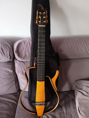 Yamaha SLG130NW Cuerdas Nylon Silent Guitar