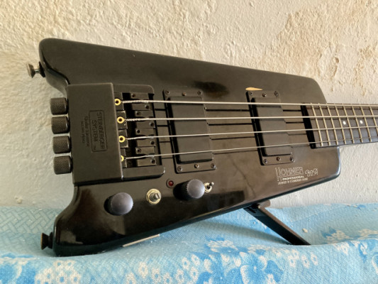 Bajo Hohner by Steinberger B2A, flighcase y más