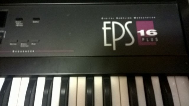 Ensoniq EPS 16+ o cambio por guitarra electrica de caja o semicaja Epiphone o similar