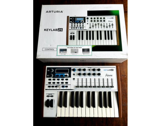 Arturia Keylab 25 Sintetizador, controlador midi.