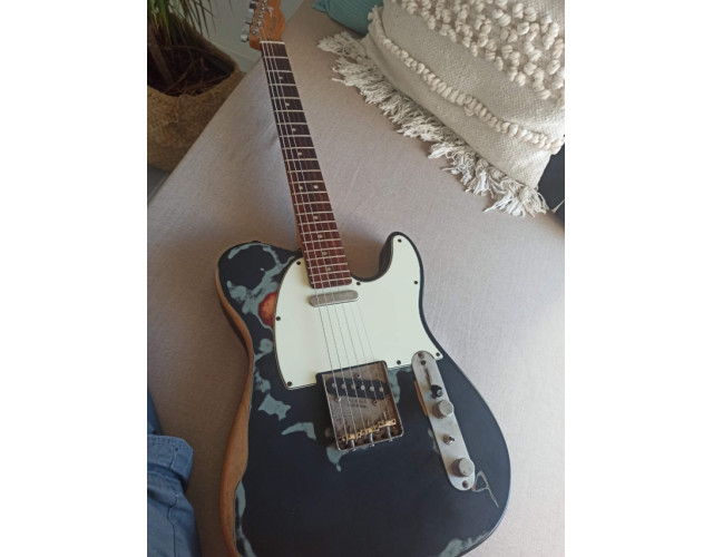 Cambio por ampli o vendo Fender Joe Strummer Telecaster