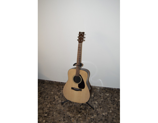 Guitarra acústica Yamaha