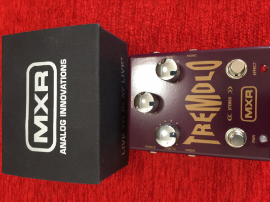 MXR M159 Stereo Tremolo Guitar Effects Pedal