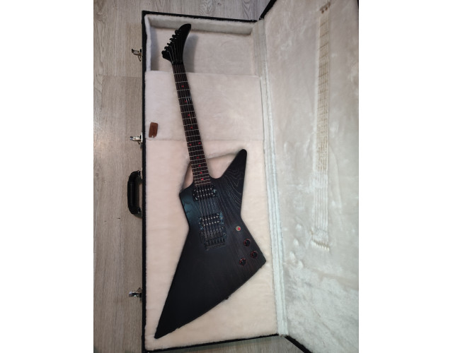 GIBSON EXPLORER- VAMPIRE BLOOD MOON Ebony/red Edición Limitada 2011